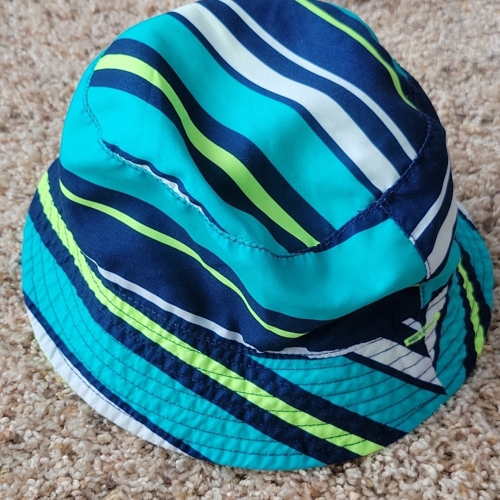 Carter's Reversible bucket hat